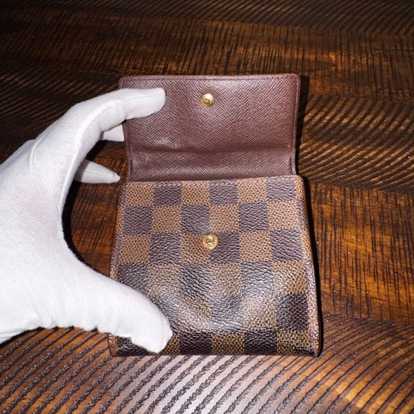 Louis Vuitton
Vintage 2005 Damier Elise Wallet - Picture 6 of 15